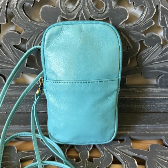 Hobo Fate Small Leather Phone Crossbody Light Aqua Turquoise Blue Minimalist Bag - Picture 2 of 12